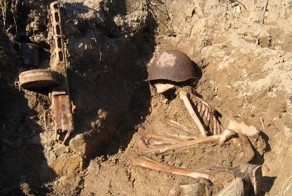 Связь времён - иногда это больно.