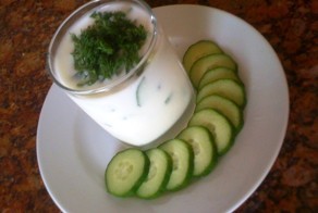 Мацу́н (арм. մածուն), или Мацо́ни (груз. მაწონი)