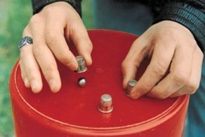 Следите за руками