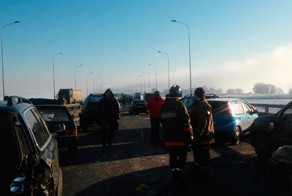 В Подмосковье из-за тумана столкнулись 78 машин