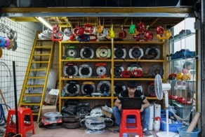 Охота за автозапчастями в Китае