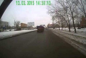 Камаз въехал в автобус