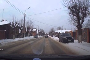 Засыпал человека снегом