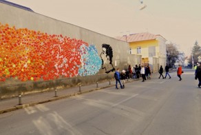 Стена оригами в Румынии