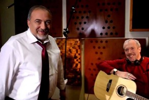 Старые песни для главных?