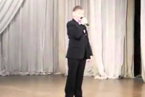 Мальчик поет "Путин Молодец" Жюри в недоумении!