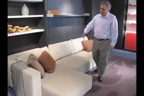 Он выглядит как обычный диван, но посмотрите, что получается. Вау!