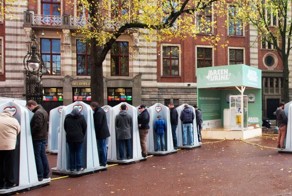 В Швеции мужикам запрещают писать стоя