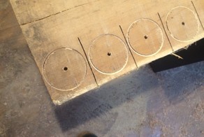 Тяжелое детство, деревянные игрушки