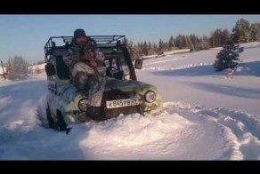 Уаз на ФБЕЛ по заснеженному полю. Думали далеко не уедем