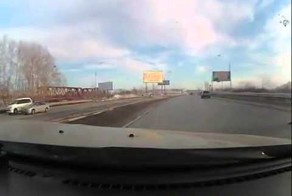 Справа налево - ДТП в Новосибирске 21.02.2015