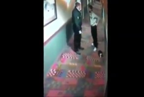 Подвыпивший мужчина решил поспорить с сотрудником охраны