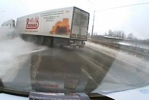Авария дня часть 899 (2 фото+видео)