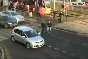 Драка водителя и пешехода в Краснодаре