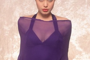 Фотосессия молодой Анжелины Джоли