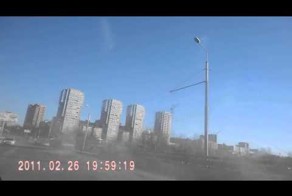 После столкновения вылетел на встречку