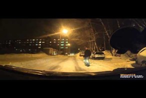Пешеход кидается - Новосибирск 01.03.2015