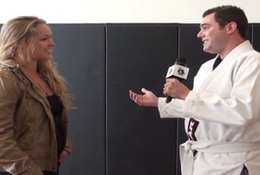  Журналист сказал чемпионке UFC, что она не сможет побороть мужчину и пожалел о своих словах