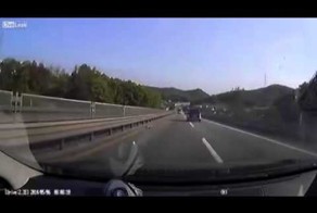 Водители двух автомобилей родились в рубашке 