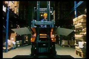 Водитель погрузчика Клаус