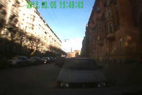 Стояла машина на обочине, никому не мешала