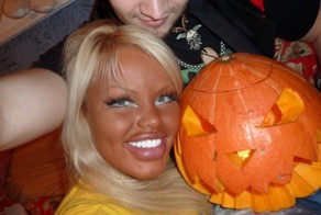 Светскую ЖАБУ Олесю Малибу оштрафовали за занятие проституцией 