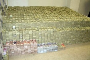 11 победителей лотерей, которые потеряли все