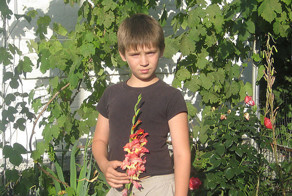 Ване Воронову (#яВаня) подарили айфон на день рождения