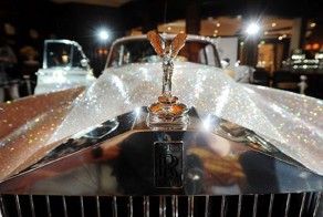 Более миллиона кристаллов Swarovski на Rolls-Royce Silver Cloud (6 фото+видео)