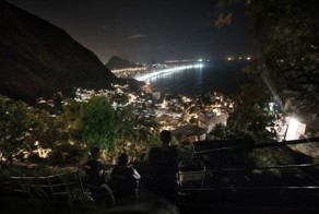 Работа полиции в трущобах Рио (22 фото)