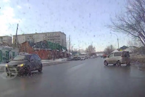 Развернулся