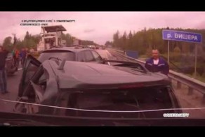 Змейка из машин (Авария)
