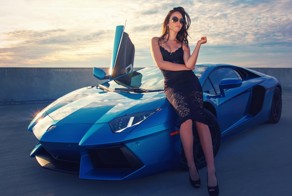 Сексуальные девушки и красивые автомобили