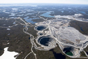 10 рукотворных черных дыр на теле Земли