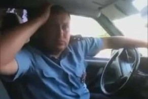 Тупые гаишники нарушают ПДД