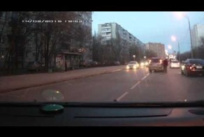 Притесняют