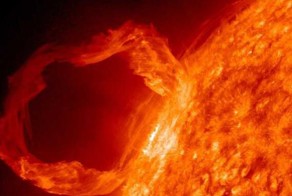 Мощная вспышка на Солнце вызвала мигрень и перебои со связью 