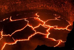 Красота и величие природы: вулканическая лава Килауэа