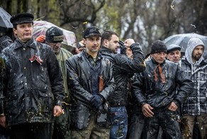 Когда подумали, что уже достигли самого дна, снизу постучали!