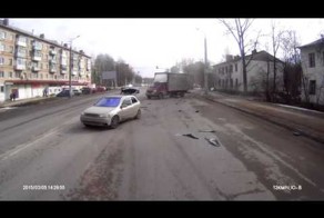 Водитель автобуса стал очевидцем столкновения