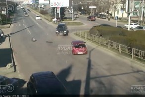 Лихо двинул, аж колесо отлетело