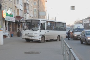 В Твери маршрутчик умышленно переехал пешехода