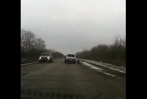 Колесо держится из последних сил