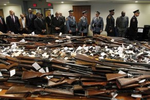 Скупка оружия у населения в США (14 фото)