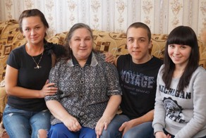 Зинаида Авдеева из поселка Шилово вместе с мужем воспитала 22 ребенка