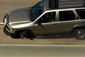 Водитель уничтожил машину во время погони в Калифорнии