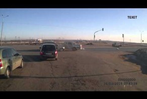 Водитель Калины не заметил красный