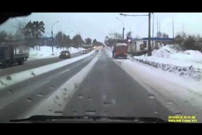 Капот потерял