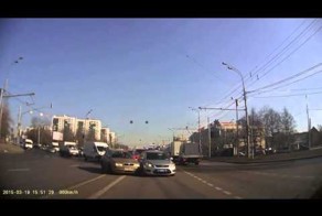 Авария со спец машиной и блатными номерами
