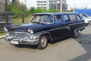 Редчайший универсал ГАЗ-13С: «Черная врачиха»